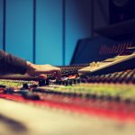 Cách kiếm tiền từ thiết bị và kỹ năng của Music Producer