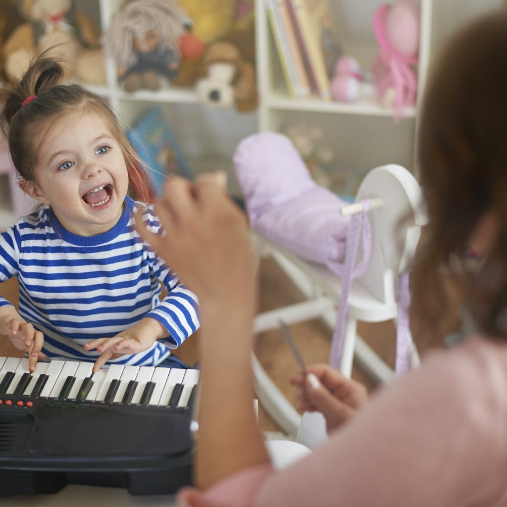 Những lợi ích khi cho bé học đàn Piano .