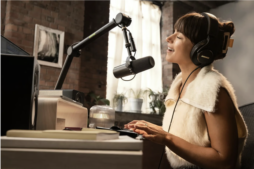 Cho thuê micro Shure SM7B - Adam Muzic Store